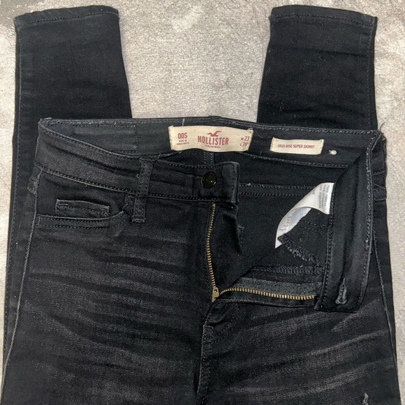 Ripped Jeans - Picture 1 of 6